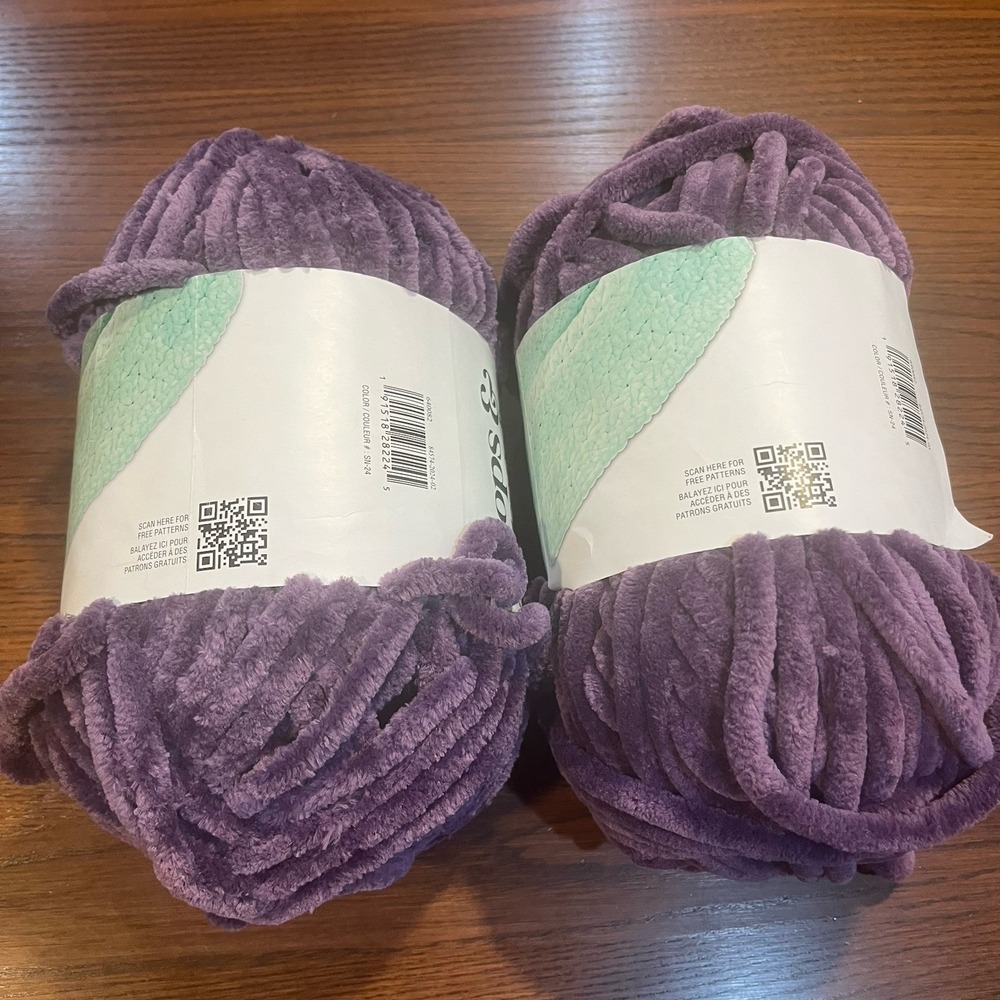 Loops & Threads Sweet‎ Snuggles Yarn Lot of 2 Purple Mauve Jumbo 7 Chenille New - Picture 2 of 9